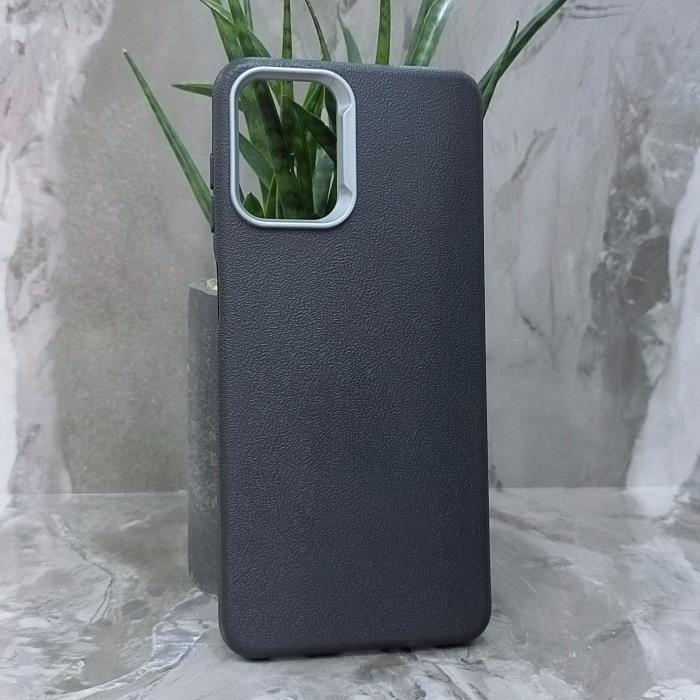 Samsung A12/M12. Накладка, PU Metal Camera Edge, текстура кожи, черный