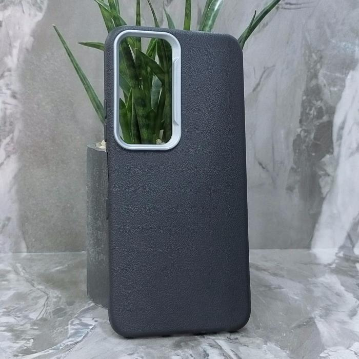 Infinix HOT 60/60i. Накладка, PU Metal Camera Edge, текстура кожи, черный