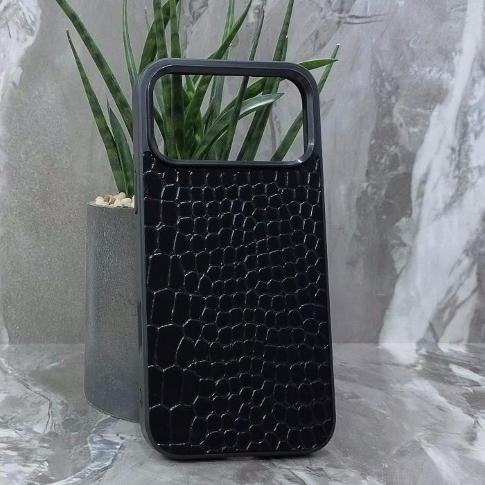 iPhone 17 Pro Max. Накладка, Classic Glossy Leather, черный