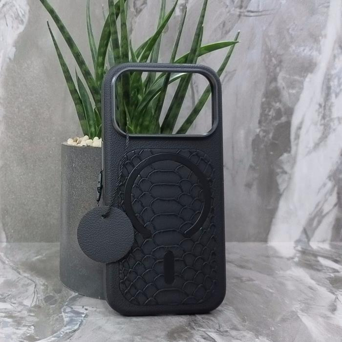 iPhone 17 Pro. Накладка, BST Croc Leather Mag, текстура кожи, черный